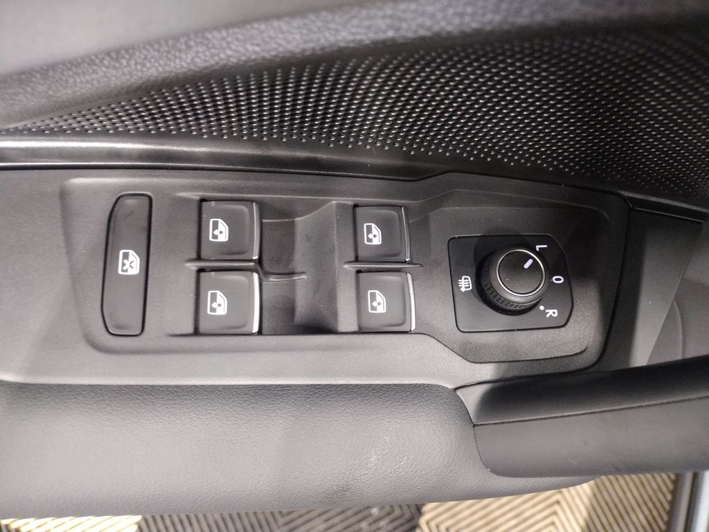 2025 Volkswagen Tiguan SE R-Line Black photo 12