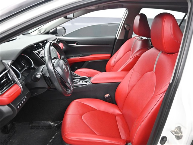 2020 Toyota Camry XSE photo 6