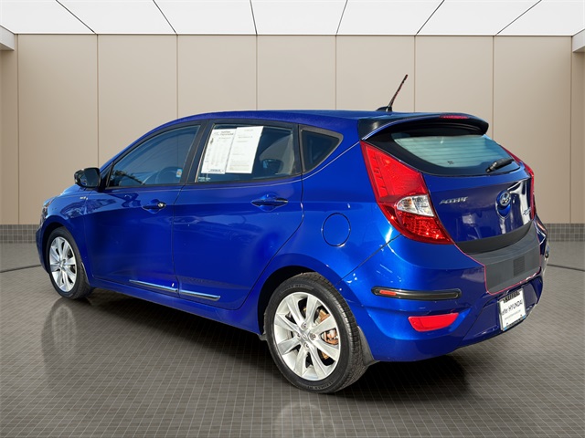 2013 Hyundai Accent SE photo 3