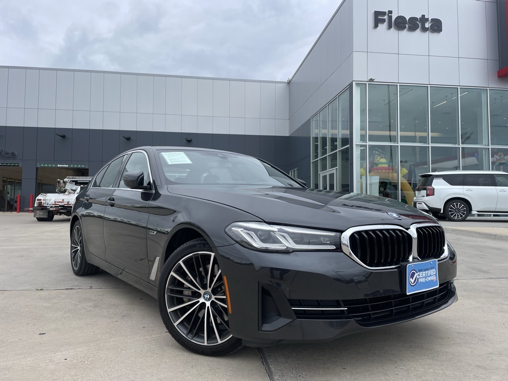 2023 BMW 5 Series 530e's photo