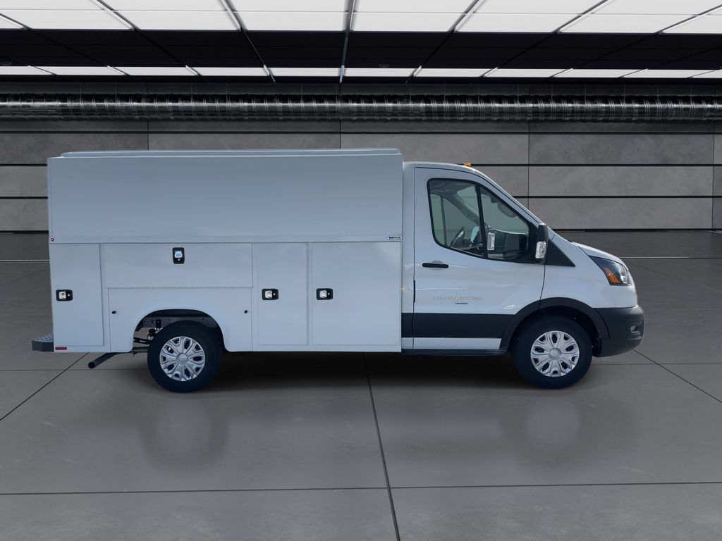 2024 Ford Transit Cutaway photo 9