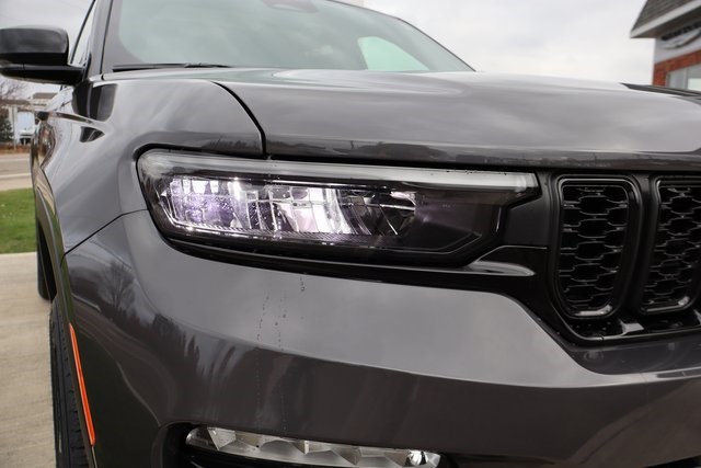 2025 Jeep Grand Cherokee Limited photo 4