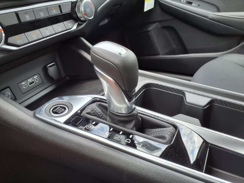 2025 Nissan Sentra SV photo 20