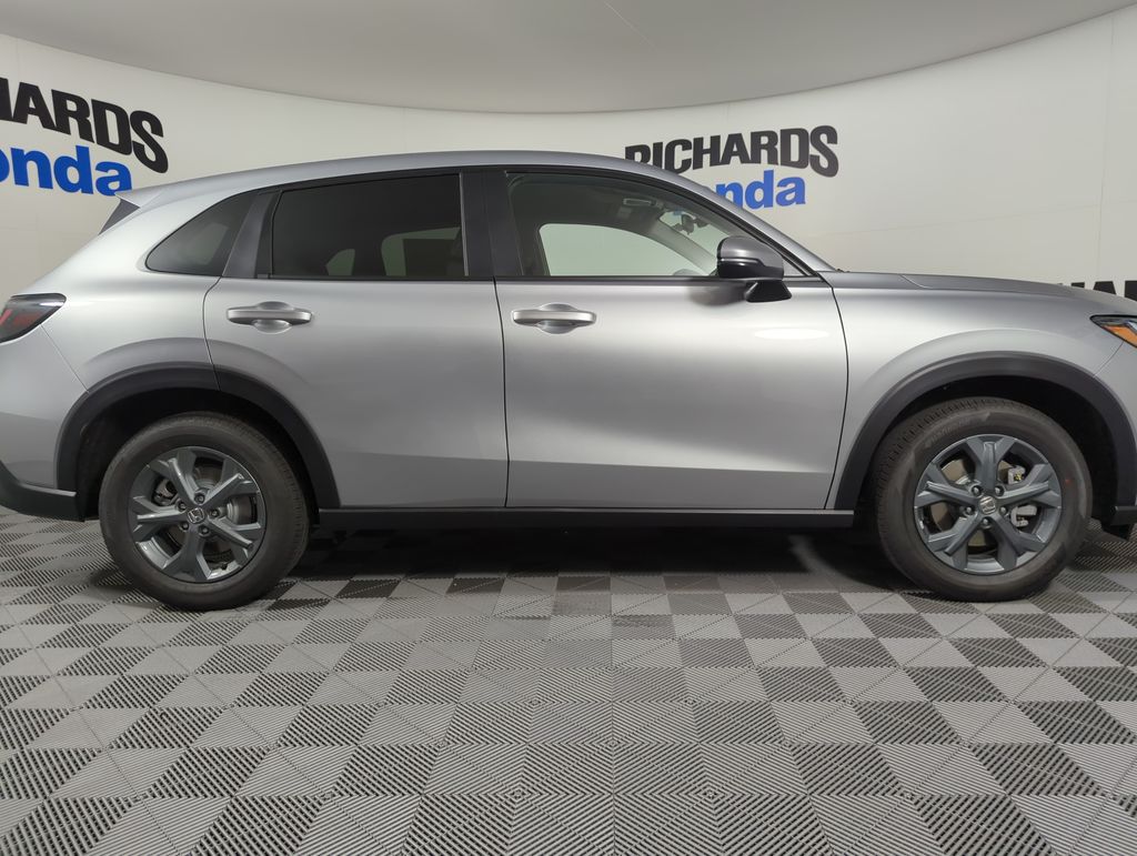 2026 Honda HR-V LX photo 6