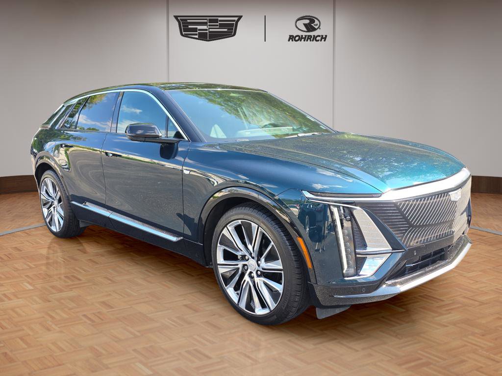 2025 Cadillac Lyriq Luxury photo 3