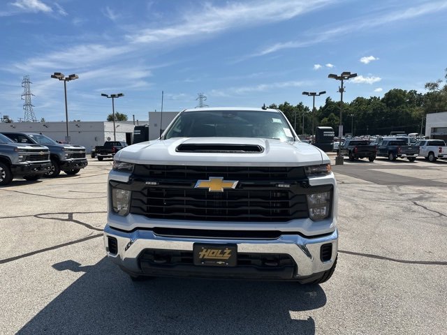 2024 Chevrolet Silverado 2500HD photo 3