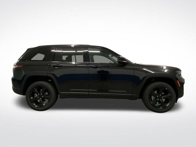 2025 Jeep Grand Cherokee Altitude X photo 2