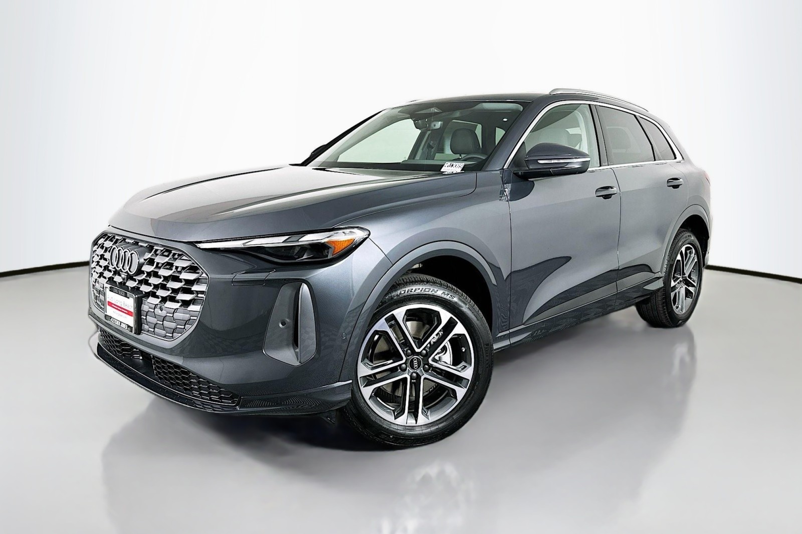 2025 Audi New Q5 Premium's photo