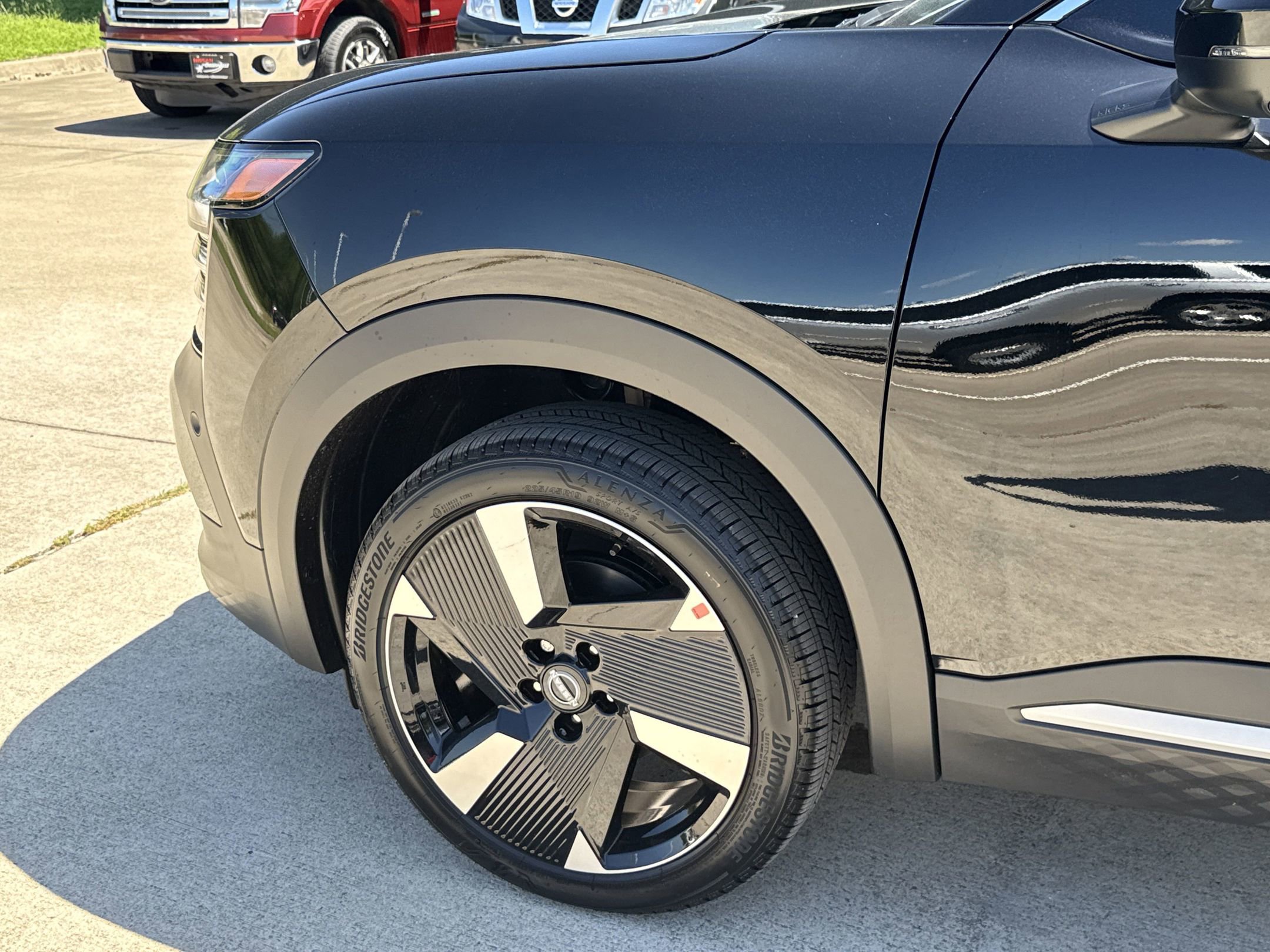 2025 Nissan Kicks SR photo 23