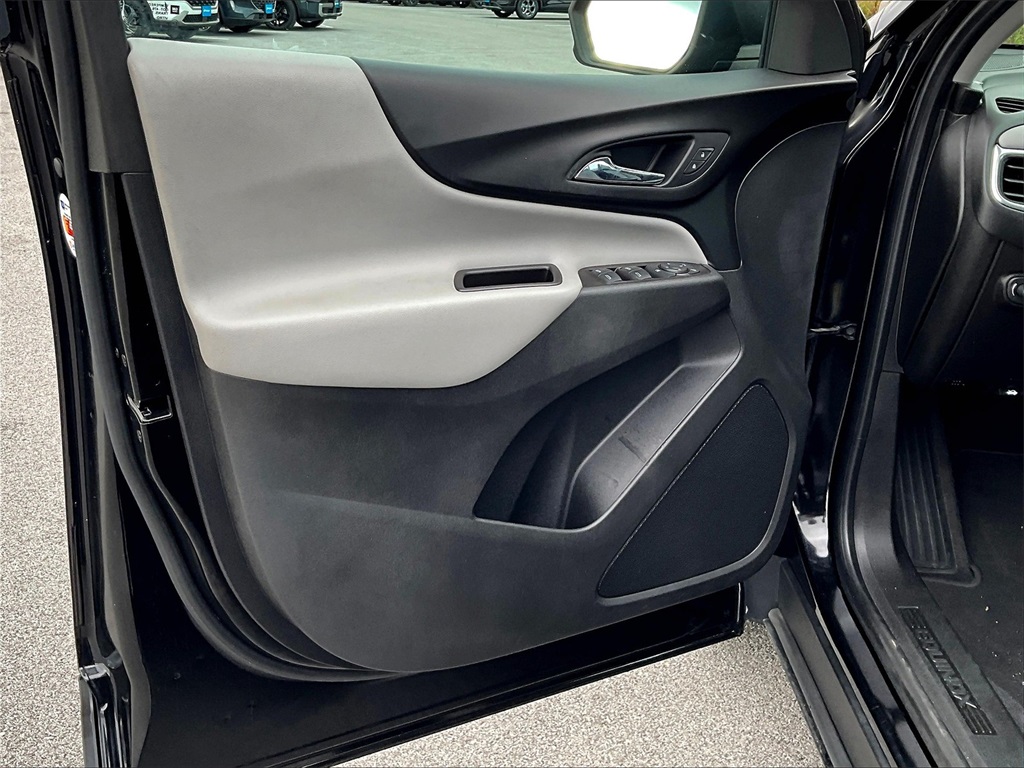 2021 Chevrolet Equinox LS photo 9