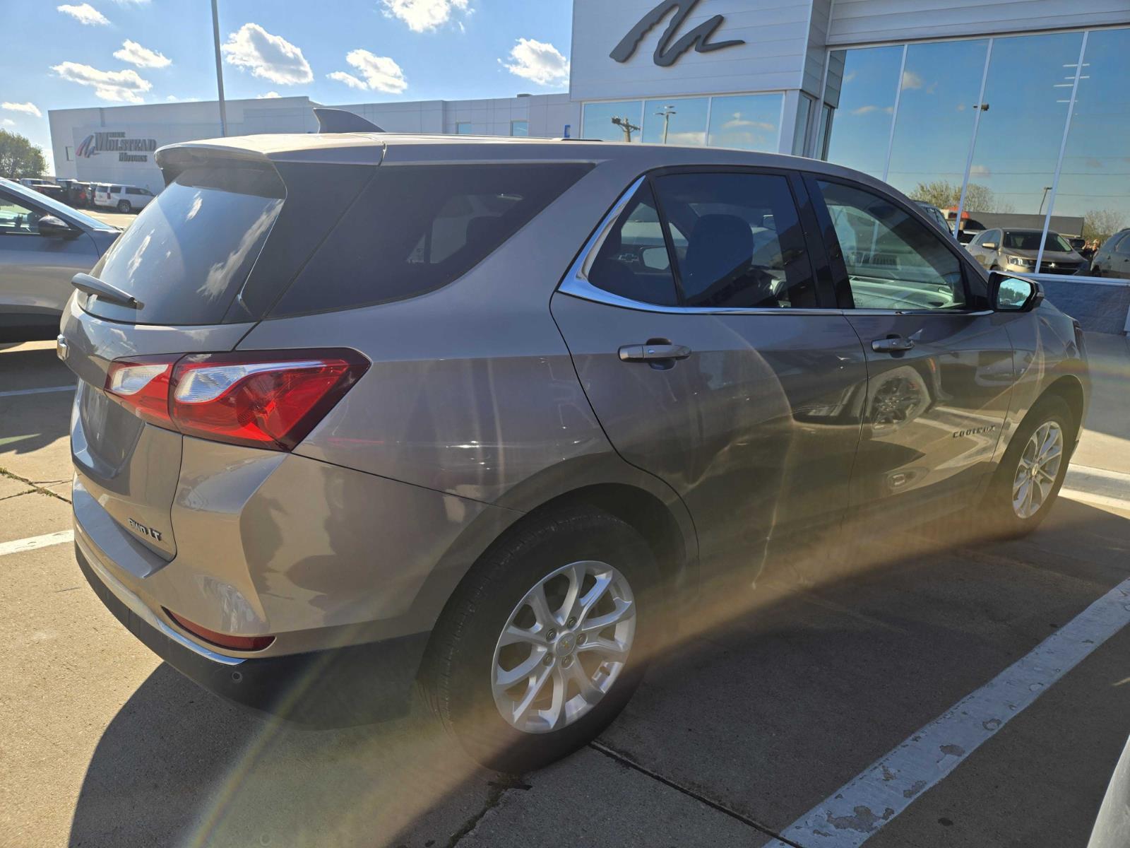 2018 Chevrolet Equinox LT photo 4