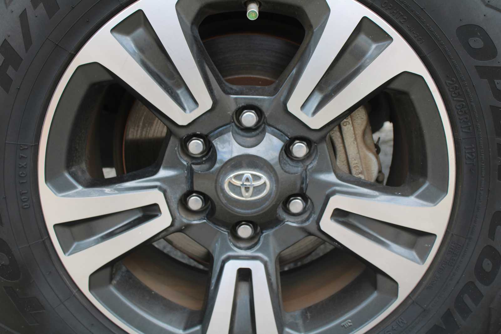 2019 Toyota Tacoma TRD Sport photo 21