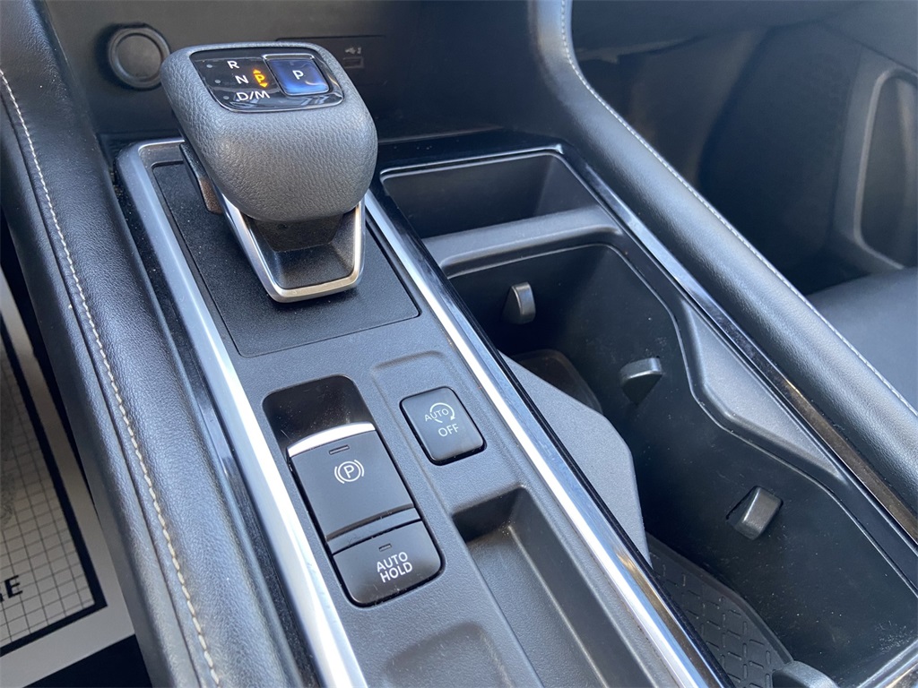 2022 Nissan Pathfinder SL photo 17