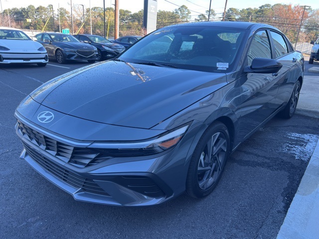 2025 Hyundai Elantra SEL's photo