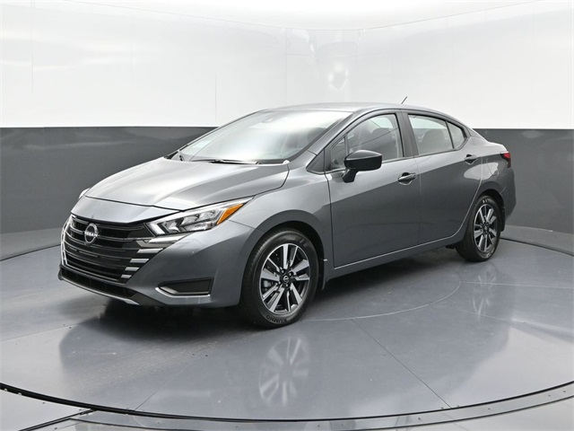 2025 Nissan Versa 1.6 S photo 3