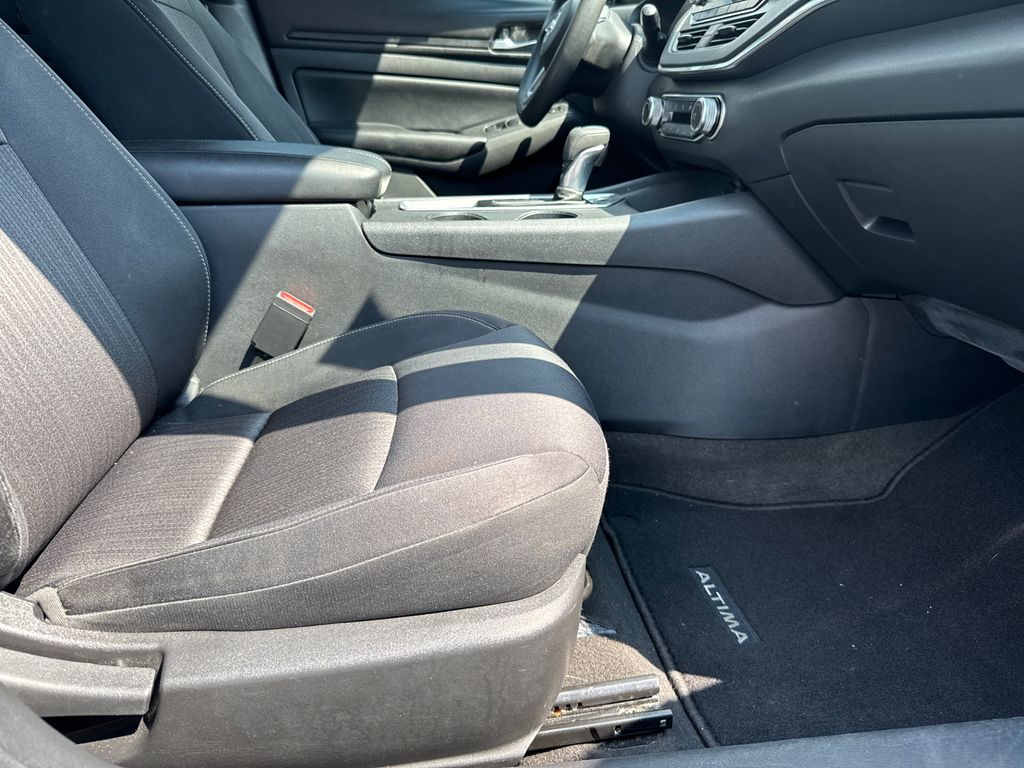 2022 Nissan Altima 2.5 S photo 13