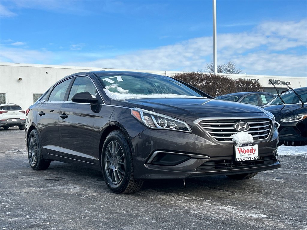 Used 2017 Hyundai Sonata Base with VIN 5NPE24AFXHH575263 for sale in Naperville, IL
