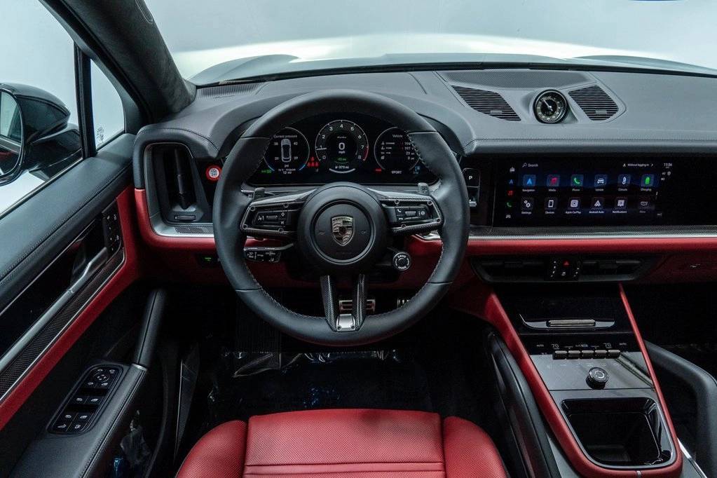 2026 Porsche Cayenne Turbo E-Hybrid Coupe photo 13