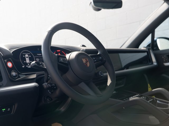 2026 Porsche Cayenne photo 4