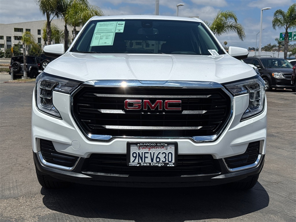 2024 Gmc Terrain SLE photo 3