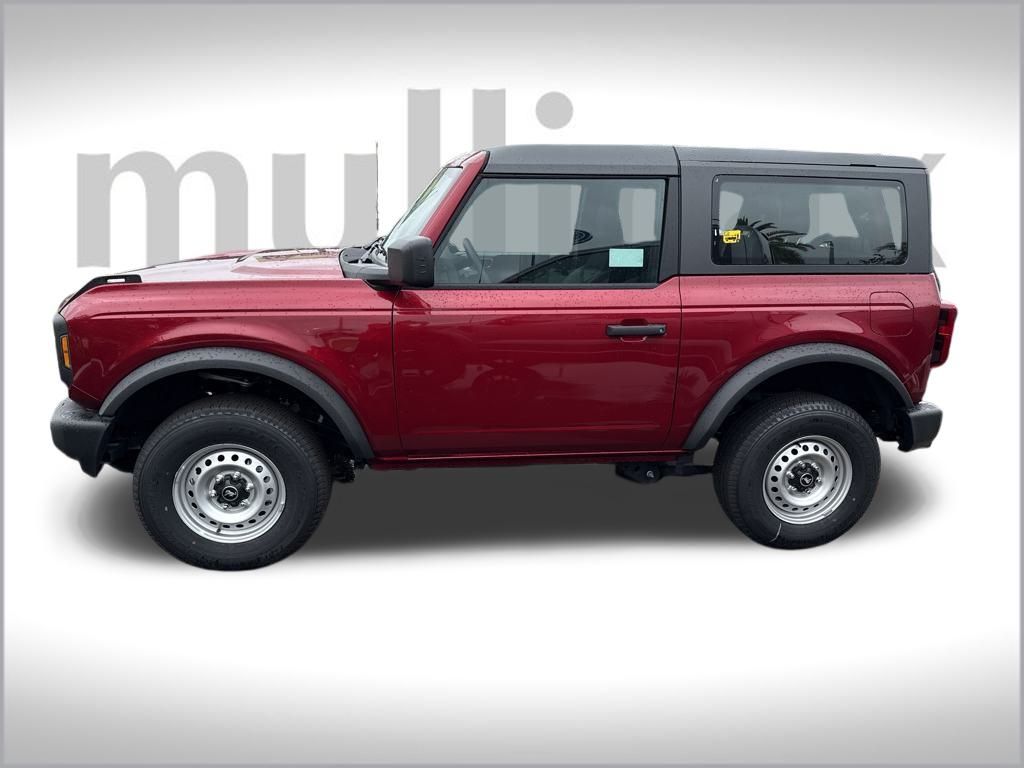 2025 Ford Bronco Base photo 8