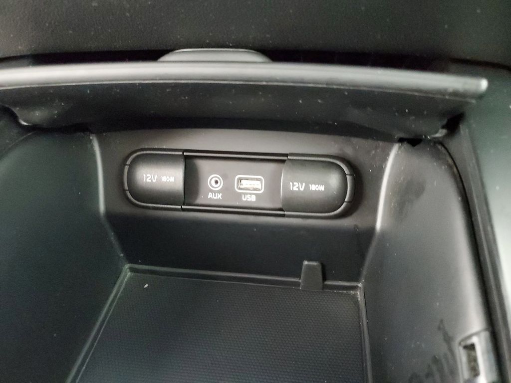 2020 Kia Sorento LX photo 16