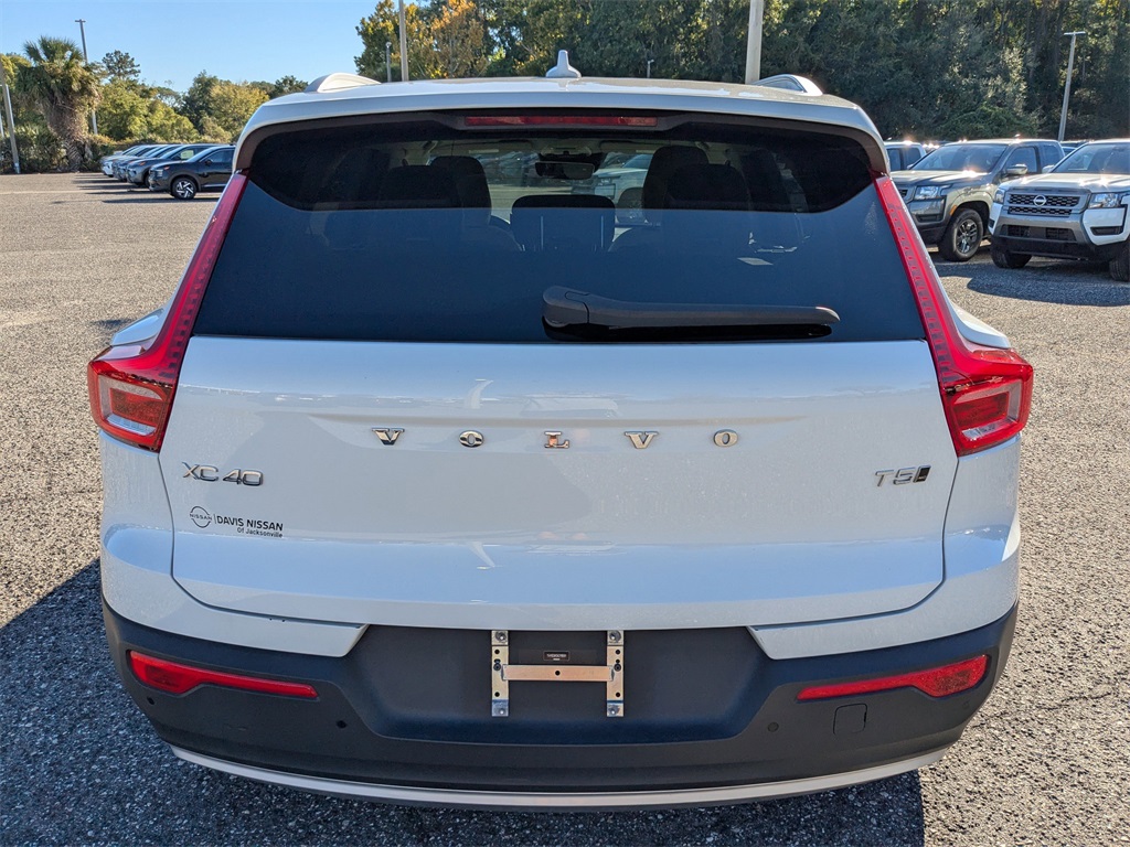 2019 Volvo XC40 T5 Momentum photo 4