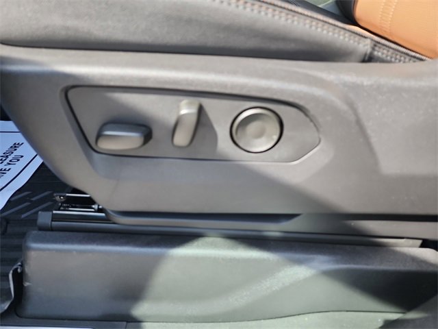 2025 Chevrolet Silverado 3500HD High Country photo 15