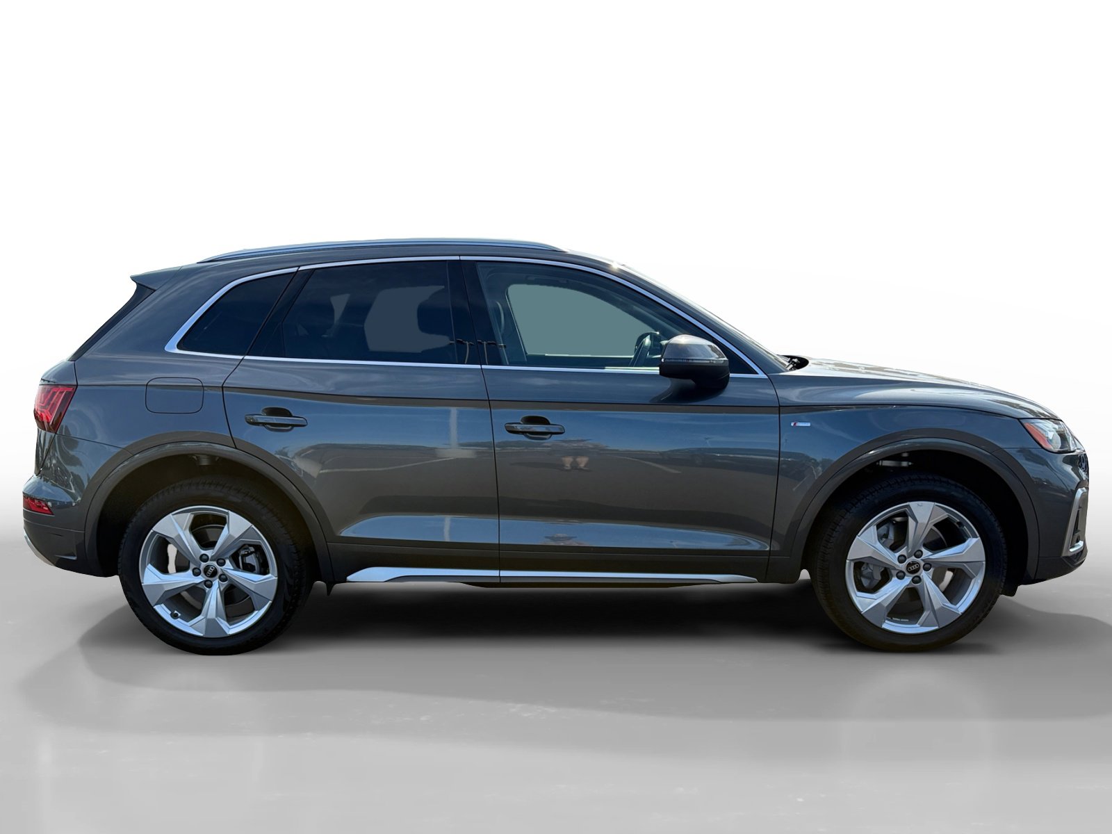 2025 Audi Q5 45 S line Premium Plus photo 2