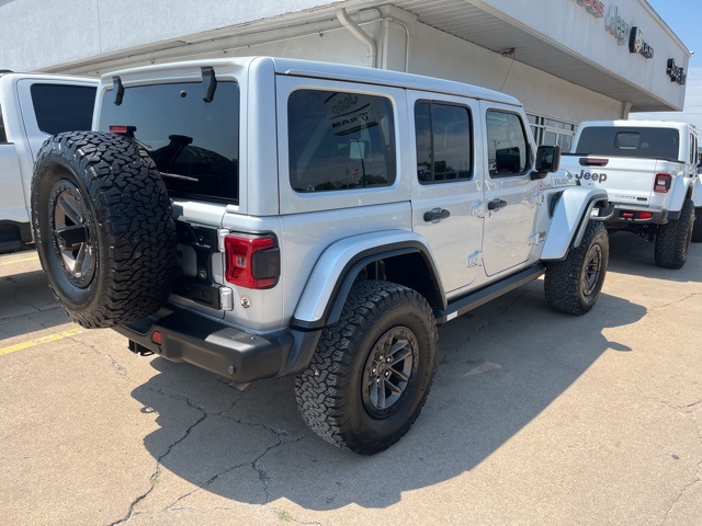2024 Jeep Wrangler Rubicon 392 photo 3