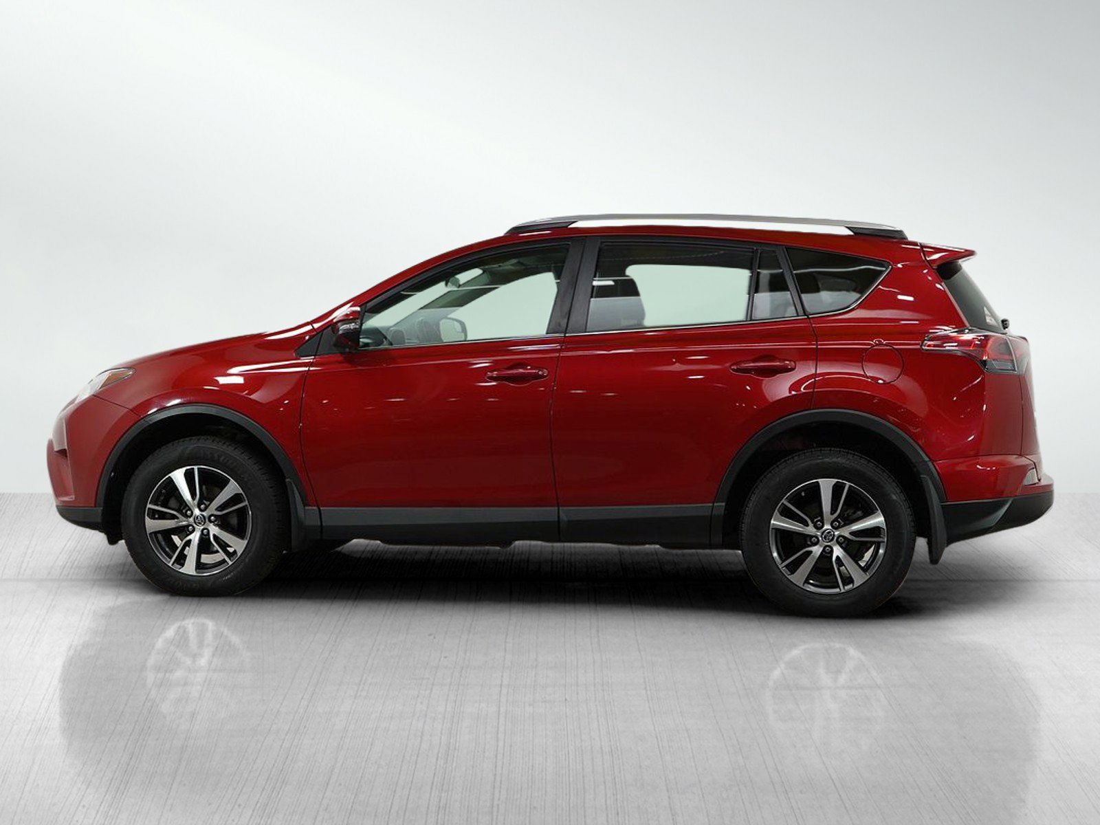 Used 2016 Toyota RAV4 XLE with VIN 2T3RFREV4GW527740 for sale in Bloomington, Minnesota