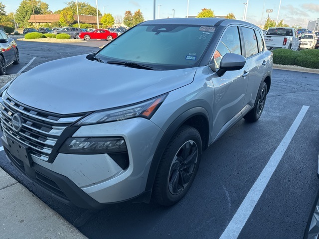 2024 Nissan Rogue SV photo 6