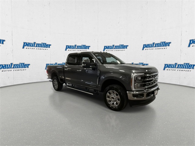 2025 Ford F-250 Lariat photo 3