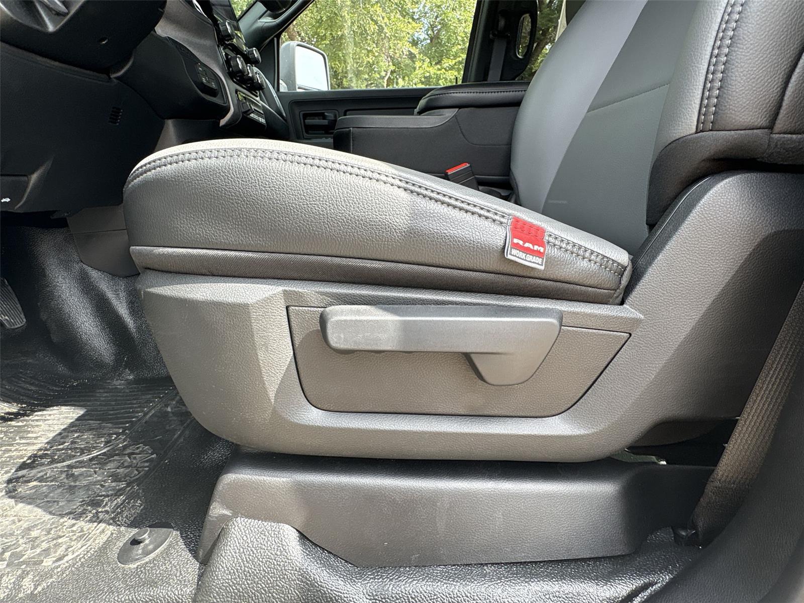 2026 Ram 3500 Tradesman photo 13