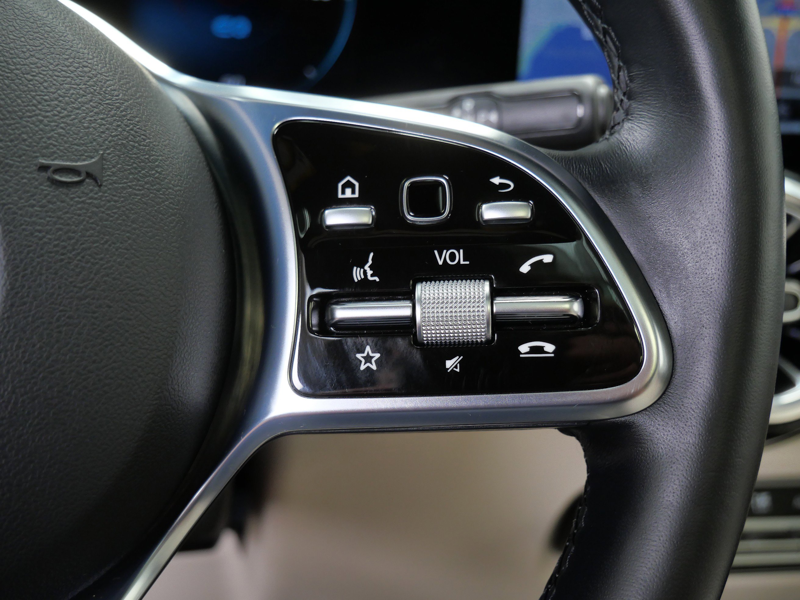 2023 Mercedes Benz EQB 300 4MATIC photo 24