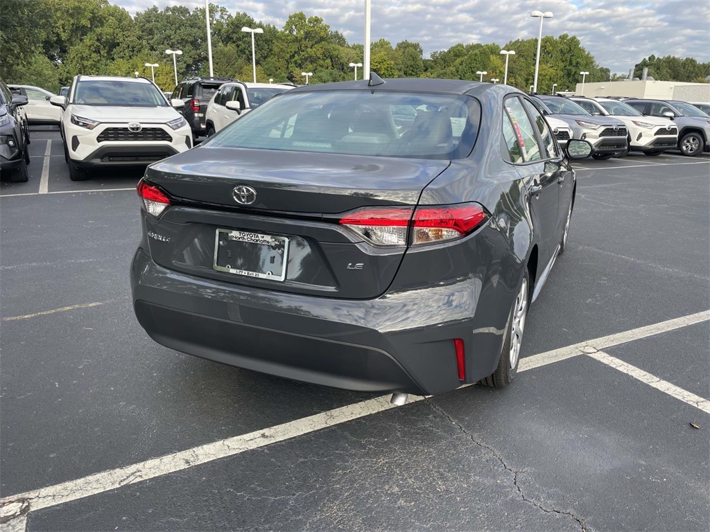 2025 Toyota Corolla LE photo 6