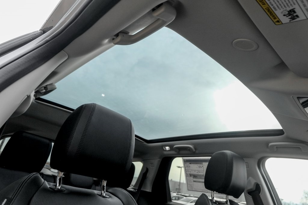 2025 Land Rover Discovery Sport S photo 21