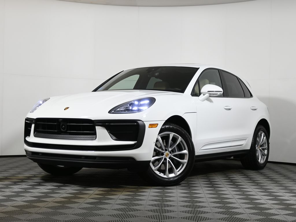 2025 Porsche Macan's photo