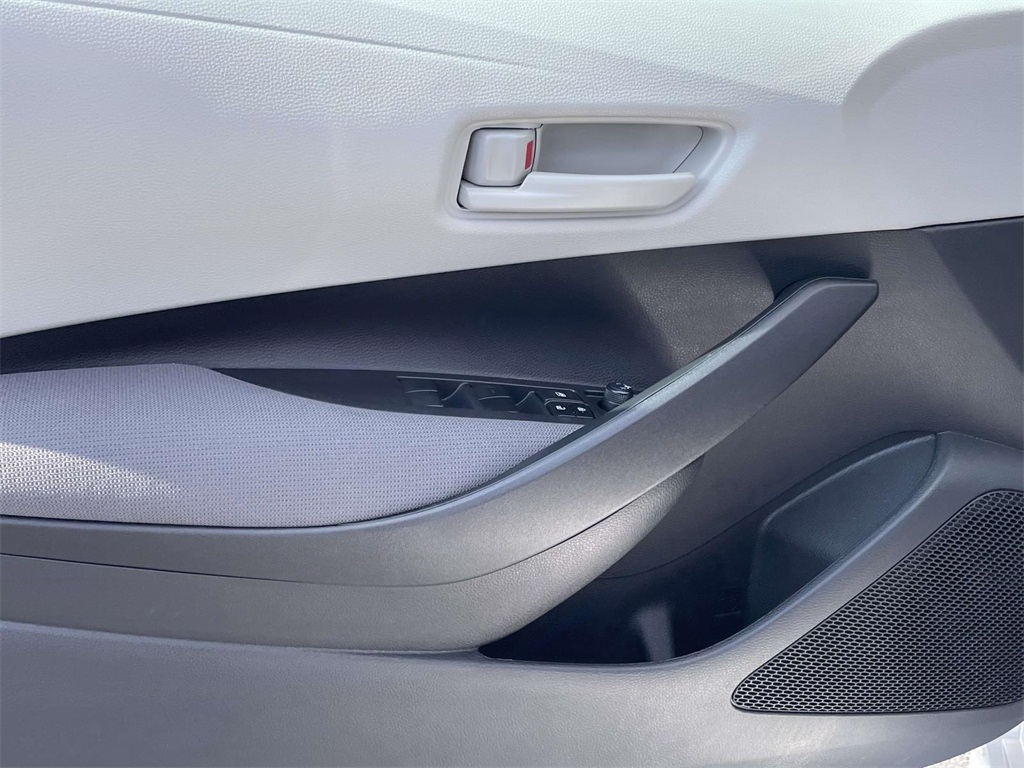 2026 Toyota Corolla LE photo 12