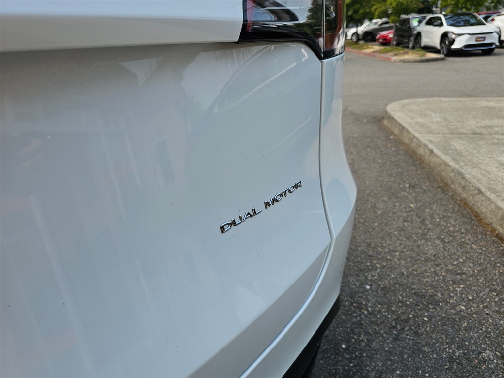 2023 Tesla Model Y Long Range photo 16