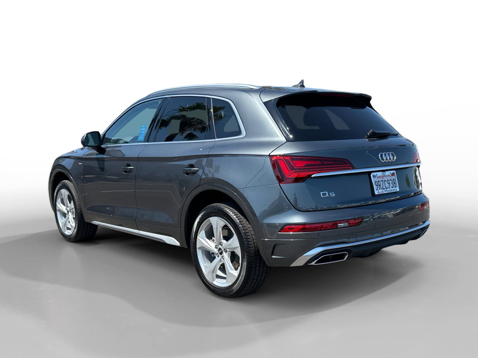 2025 Audi Q5 45 S line Premium Plus photo 2