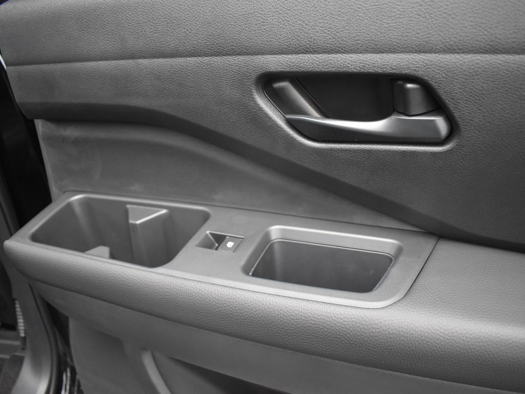 2025 Nissan Pathfinder Rock Creek photo 19