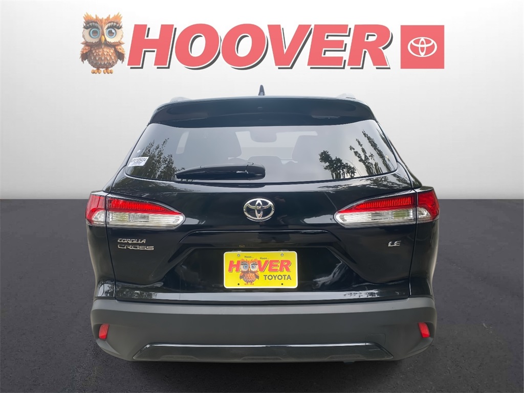 2024 Toyota Corolla Cross LE photo 3