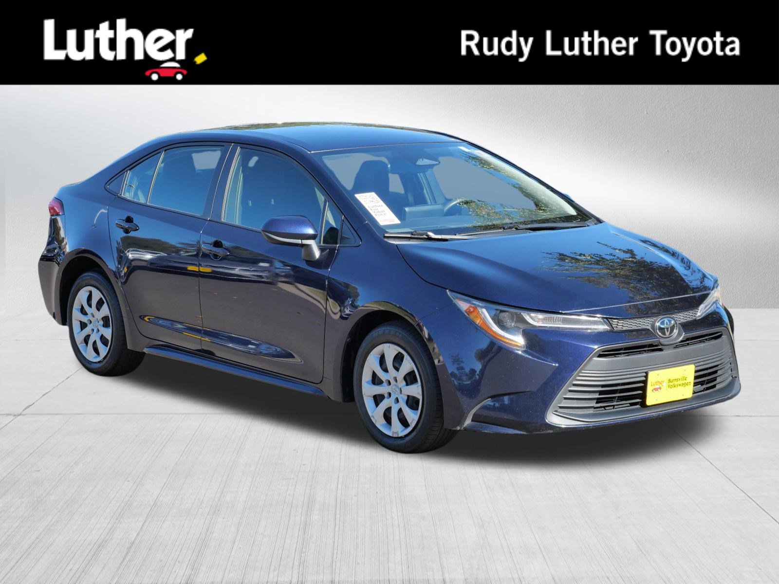 2023 Toyota Corolla LE's photo