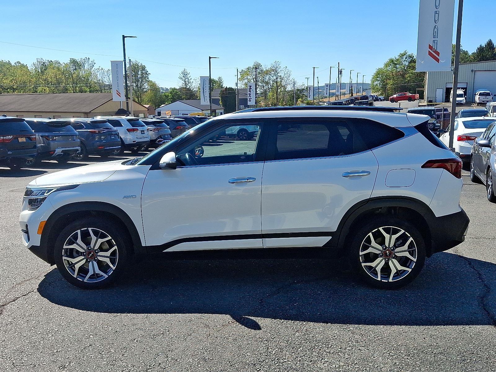 2023 Kia Seltos SX photo 3