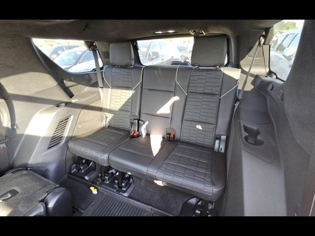 Used 2025 Cadillac Escalade Premium Luxury Platinum with VIN 1GYS9DRL1SR164546 for sale in Kansas City