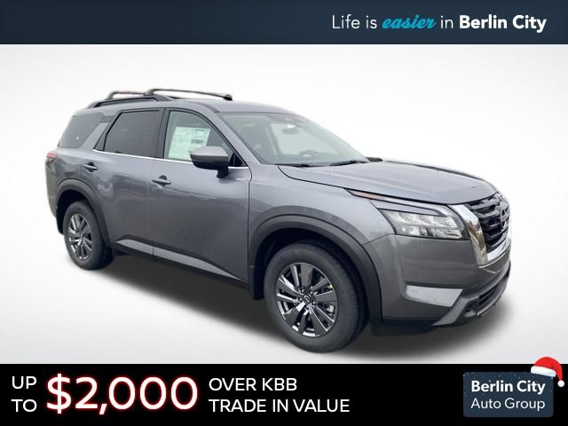 2025 Nissan Pathfinder SV's photo