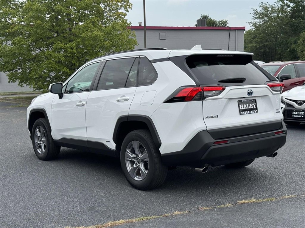 2022 Toyota RAV4 Hybrid XLE photo 22