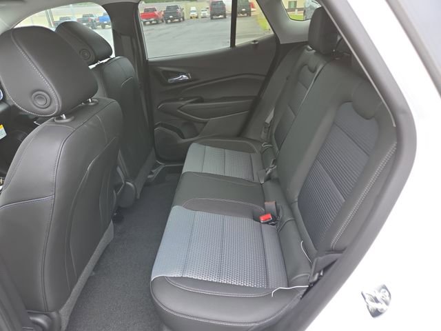 2025 Chevrolet Trax LT photo 22