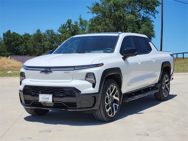 2025 Chevrolet Silverado EV RST photo 2